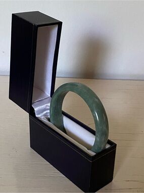 Natural Jade Bangle